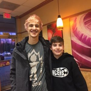 Meet your Posher, Kyle